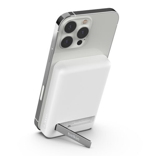 a962f0f445d3b7c_BPD004btBK(WH)_MPP242_MagneticWirelessPowerBank5K+Stand_FPK_WH_Shot1_Web Magsafe Accessories